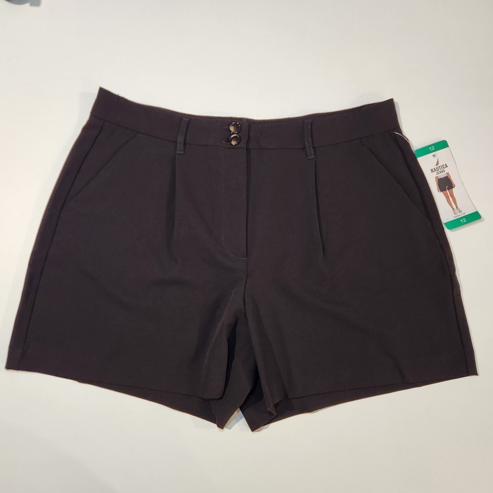 Nautica Jeans Women's Stretch Pleated 4.5" Inseam‎ Shorts Black, Tan, Size 12